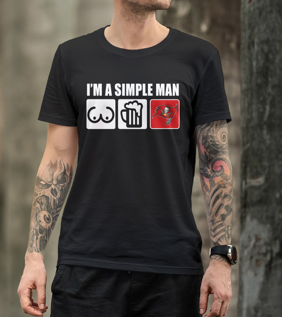 I'M A SIMPLE MAN BUCS PIRATE FLAG BEER MUG ICONS T-Shirt