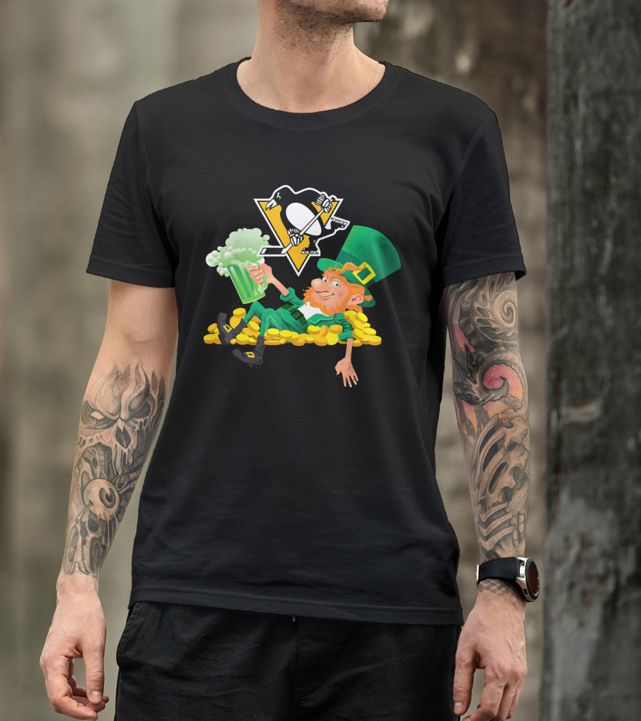 St Patrick's Day Lucky Leprechaun Pittsburgh Penguins Hockey Fan Gear T-Shirt
