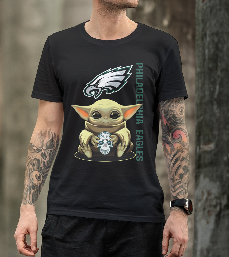 Philadelphia Eagles Baby Yoda Holding Skull T-Shirt
