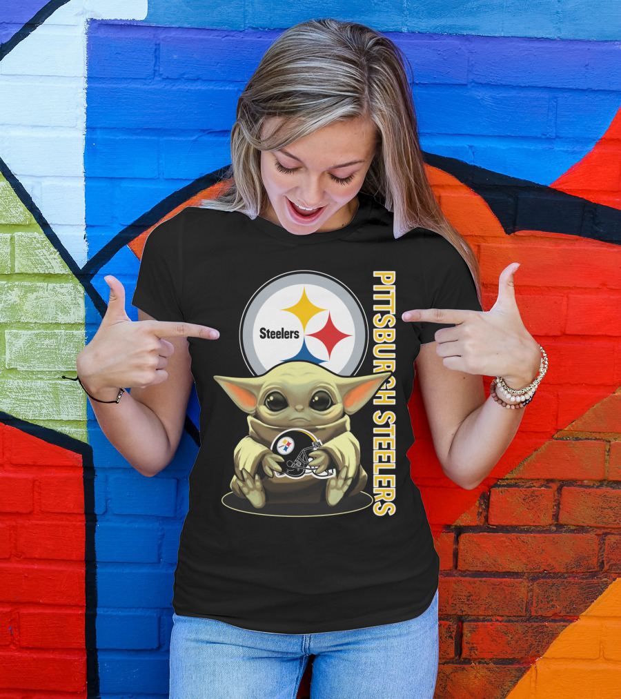 Pittsburgh Steelers Baby Yoda With Helmet T-Shirt