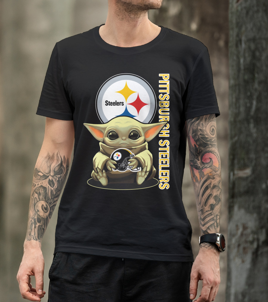 Pittsburgh Steelers Baby Yoda With Helmet T-Shirt