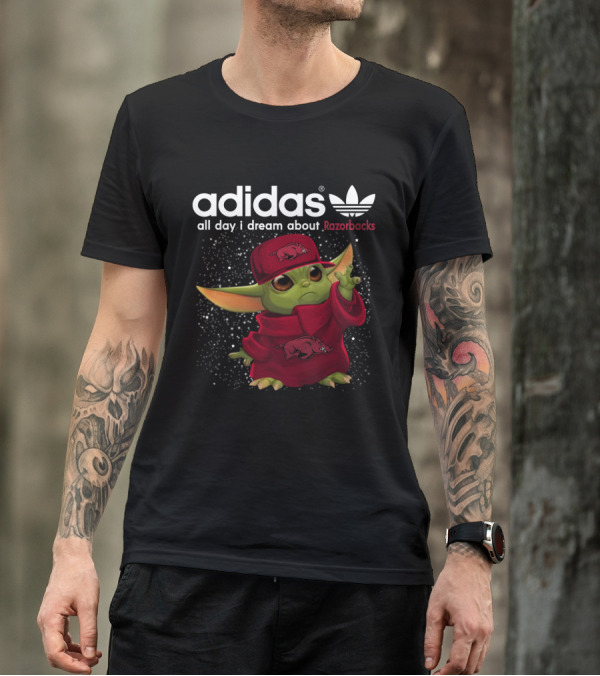 All Day I Dream About Razorbacks With Yoda In Red Outfit And Cap T-Shirt