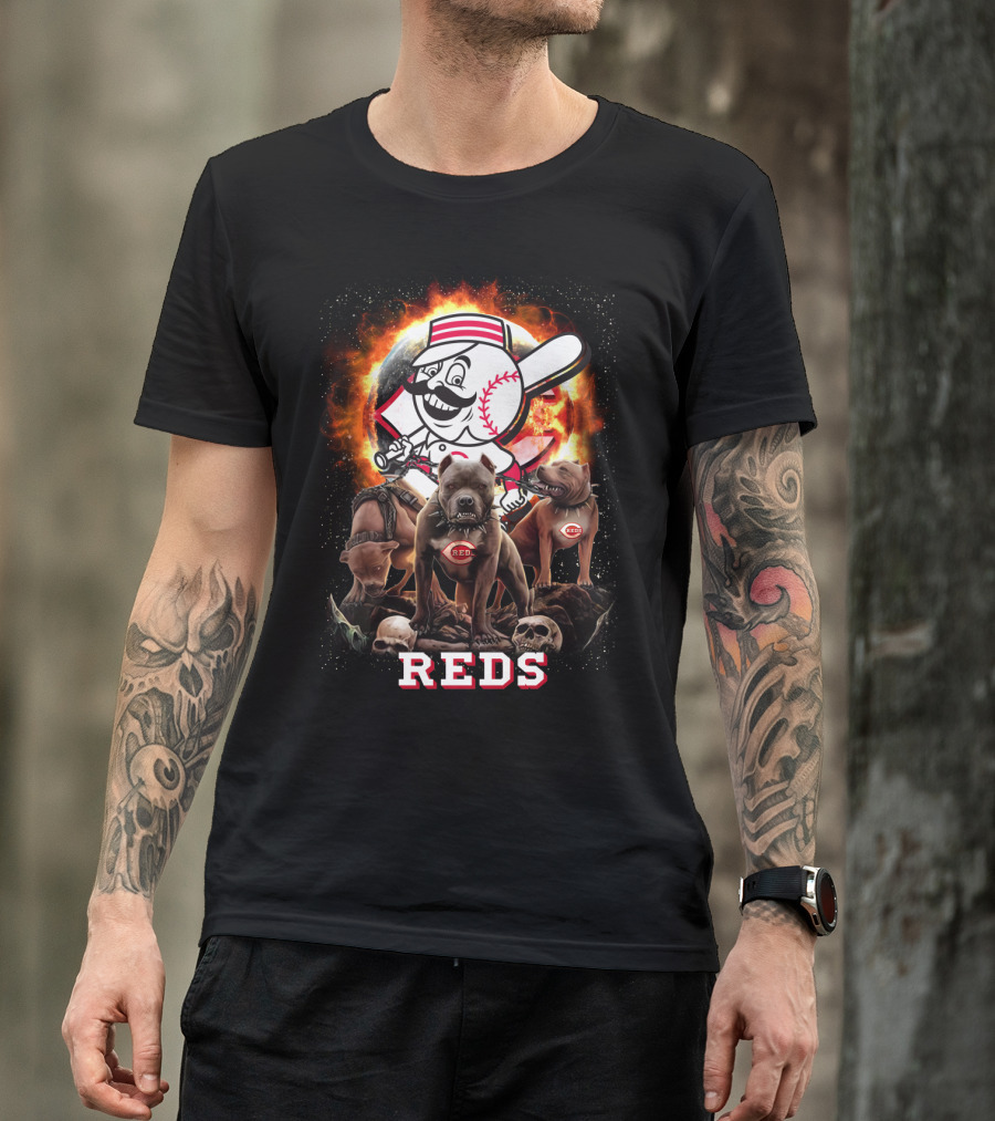 Cincinnati Reds Logo With Fierce Dogs And Skulls T-Shirt