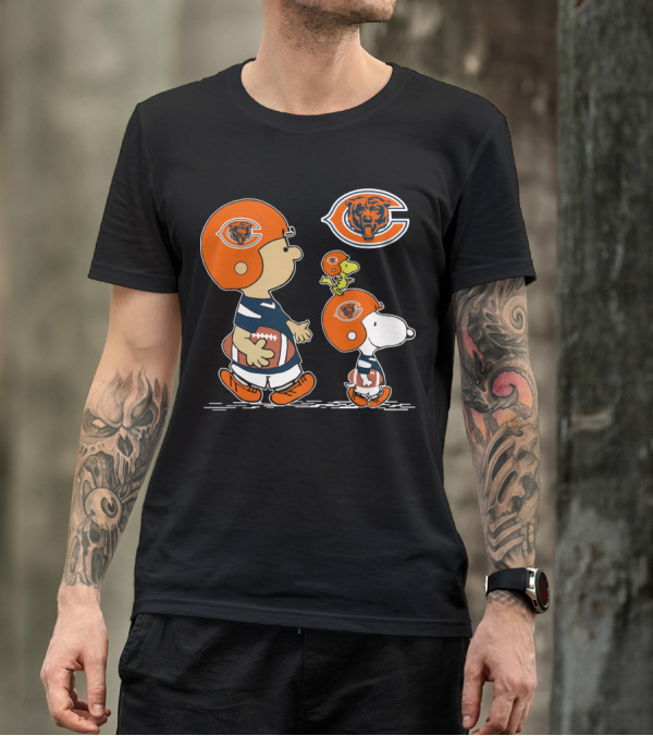 Chicago Bears Peanuts Football Charlie Brown Snoopy Woodstock T-Shirt