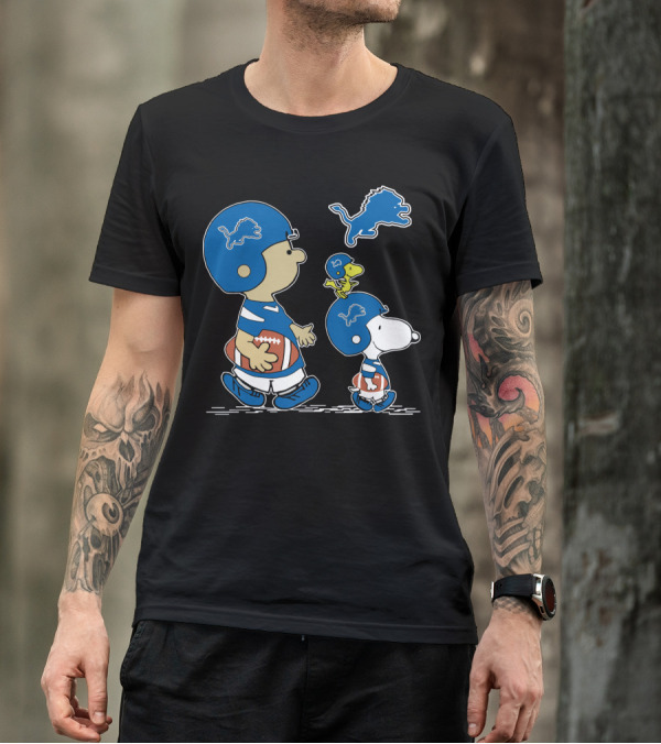 Peanuts Snoopy Woodstock Detroit Lions Football T-Shirt