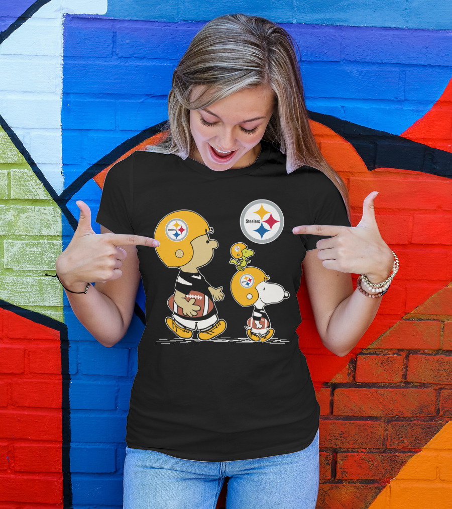 Steelers Snoopy And Peanuts Characters With Football Helmets T-Shirt