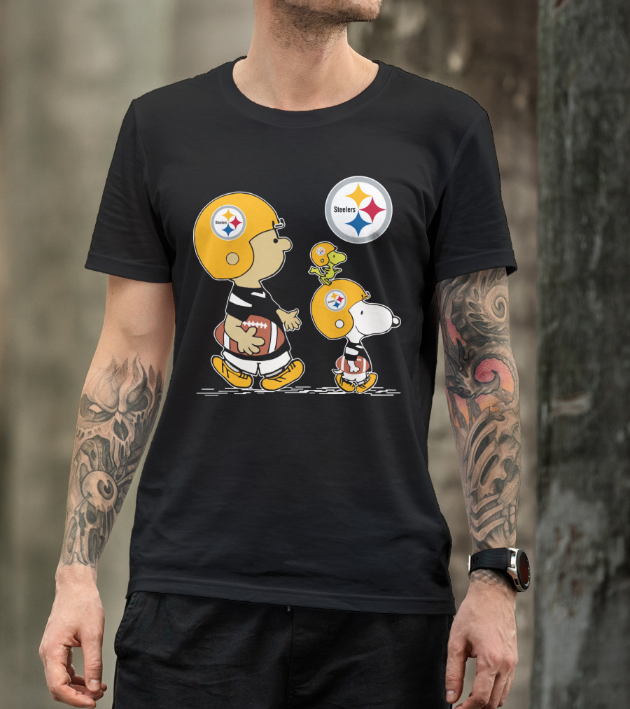 Steelers Snoopy And Peanuts Characters With Football Helmets T-Shirt