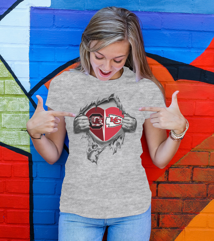 Chiefs And Gamecocks Heart Design Featuring Rival Symbols And Torn Fabric T-Shirt
