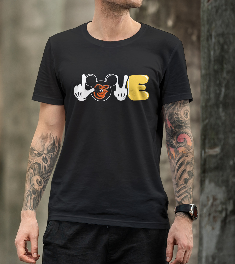 Love Baltimore Orioles Halloween Mickey Mouse Hands T-Shirt