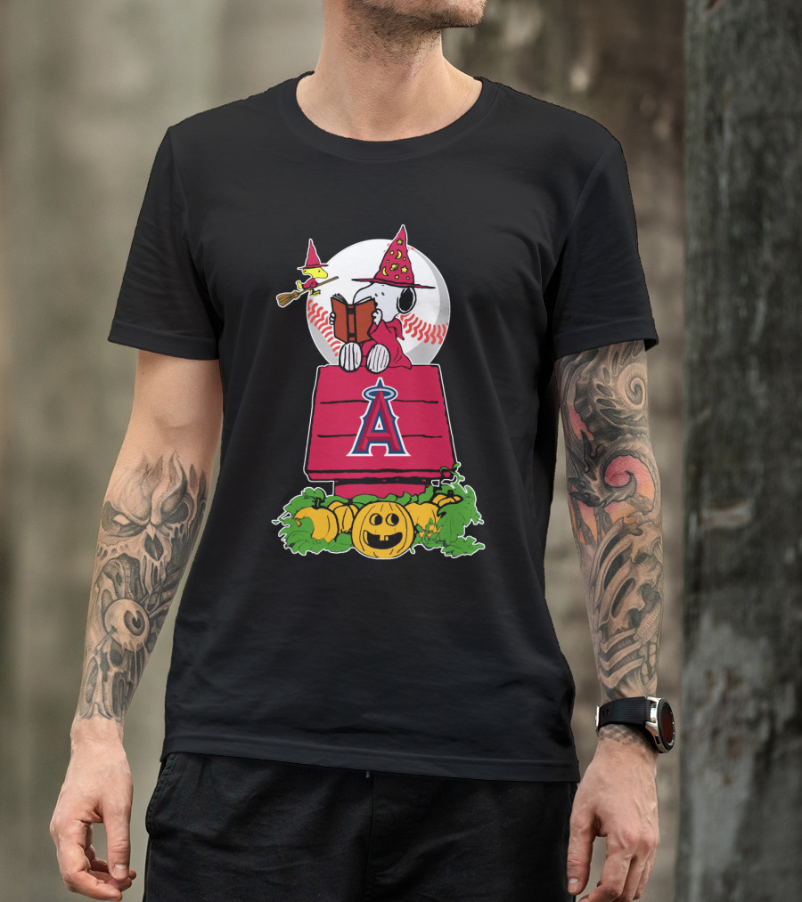 Snoopy And Woodstock Halloween Los Angeles Angels Baseball Pumpkin Scene T-Shirt