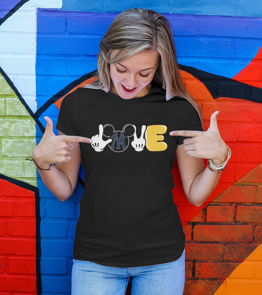 Love Yankees Mickey Mouse Mlb Hands T-Shirt