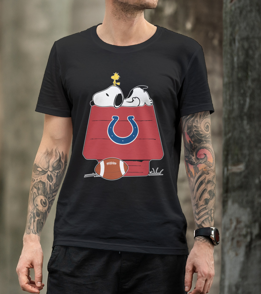 Indianapolis Colts Snoopy Doghouse With Football And Woodstock T-Shirt