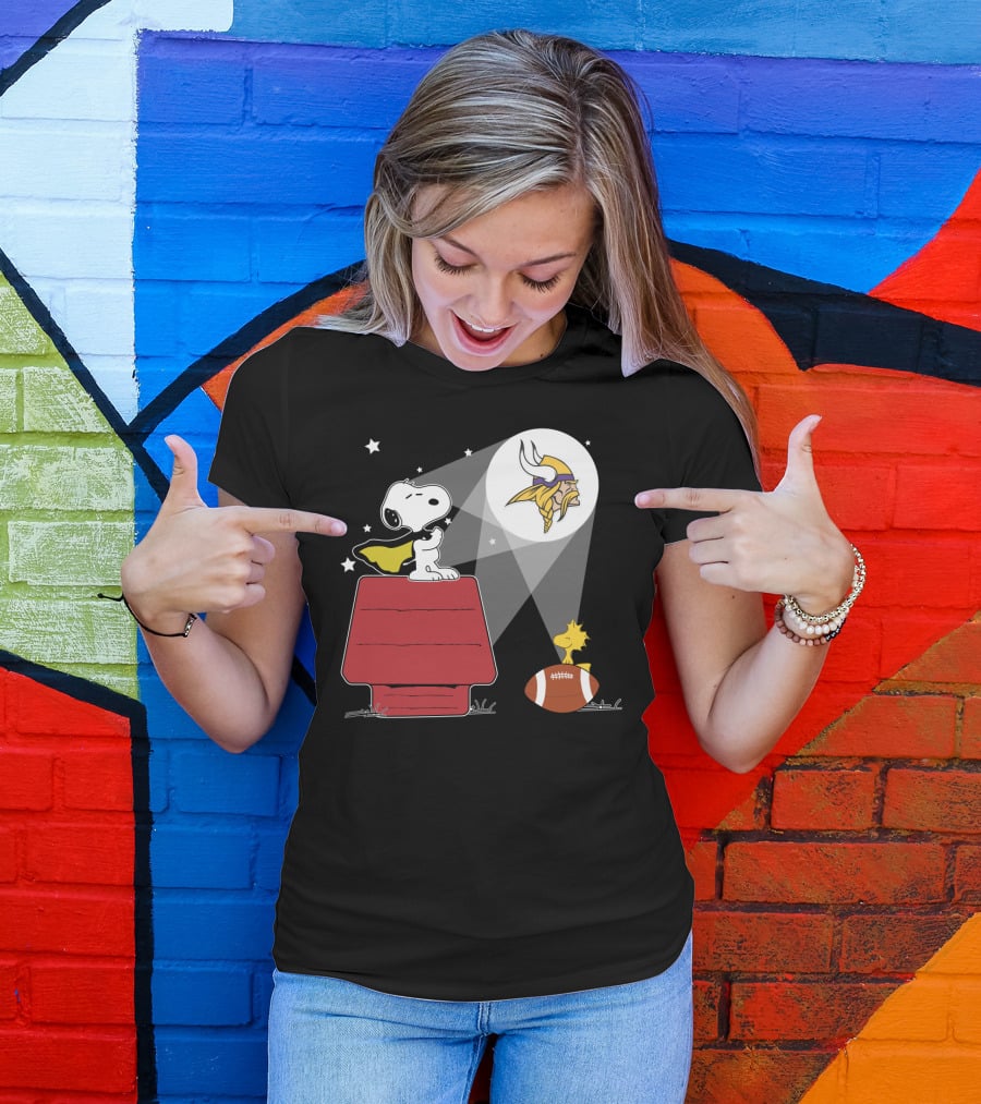 Snoopy Minnesota Vikings Fan Spotlight With Woodstock And Football T-Shirt
