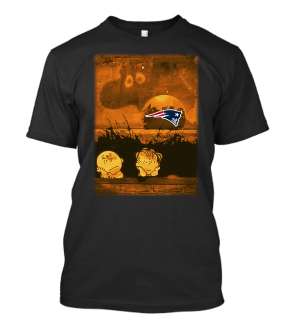 Peanuts Halloween With New England Patriots Logo Moon T-Shirt