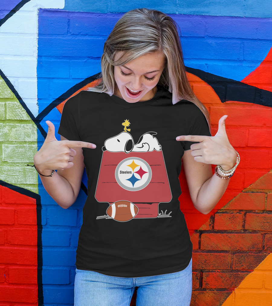 Snoopy And Woodstock With Pittsburgh Steelers Logo And Football On Doghouse T-Shirt