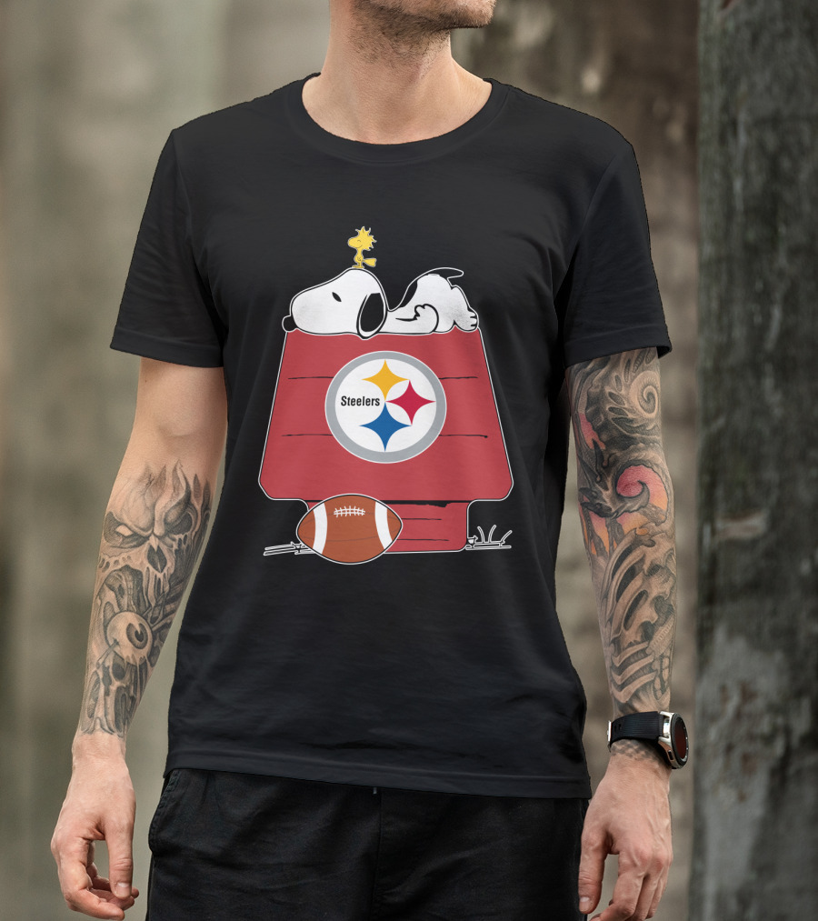 Snoopy And Woodstock With Pittsburgh Steelers Logo And Football On Doghouse T-Shirt