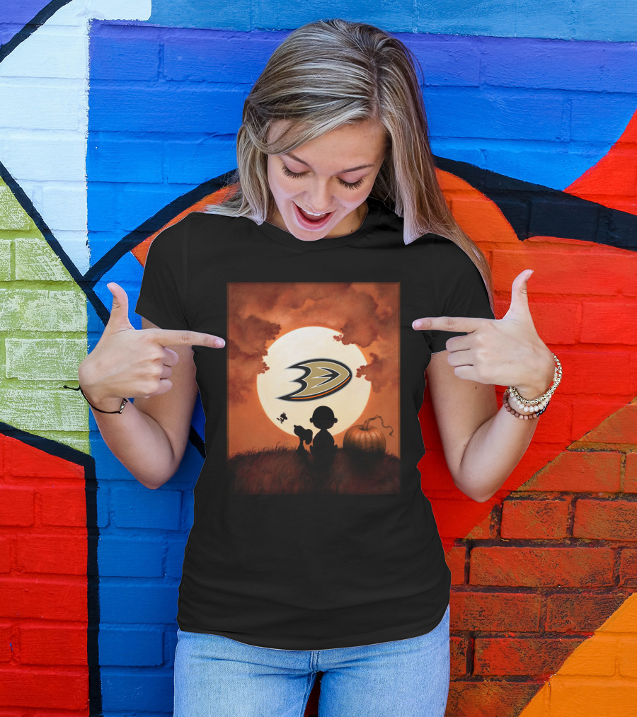 Anaheim Ducks Halloween Pumpkin Silhouette Moon Scene T-Shirt
