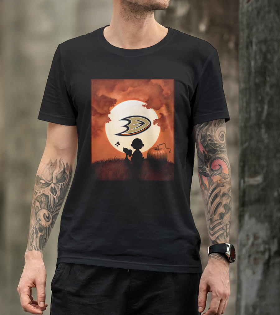 Anaheim Ducks Halloween Pumpkin Silhouette Moon Scene T-Shirt