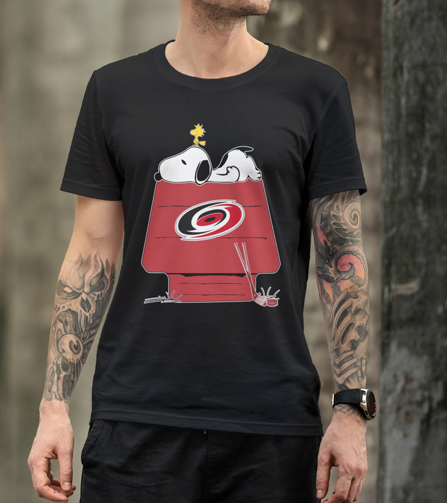 Snoopy And Woodstock Carolina Hurricanes Hockey Doghouse T-Shirt