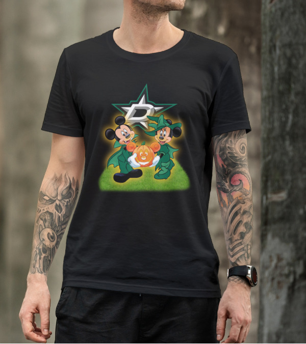 Dallas Stars Halloween Mickey And Minnie With Pumpkin On Grass Background T-Shirt