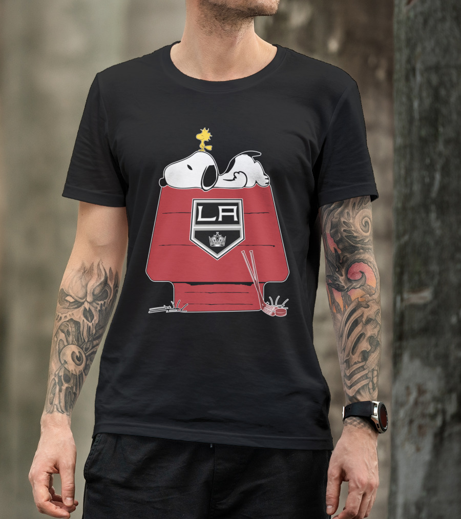 La Kings Snoopy On Doghouse With Hockey Sticks And Puck T-Shirt