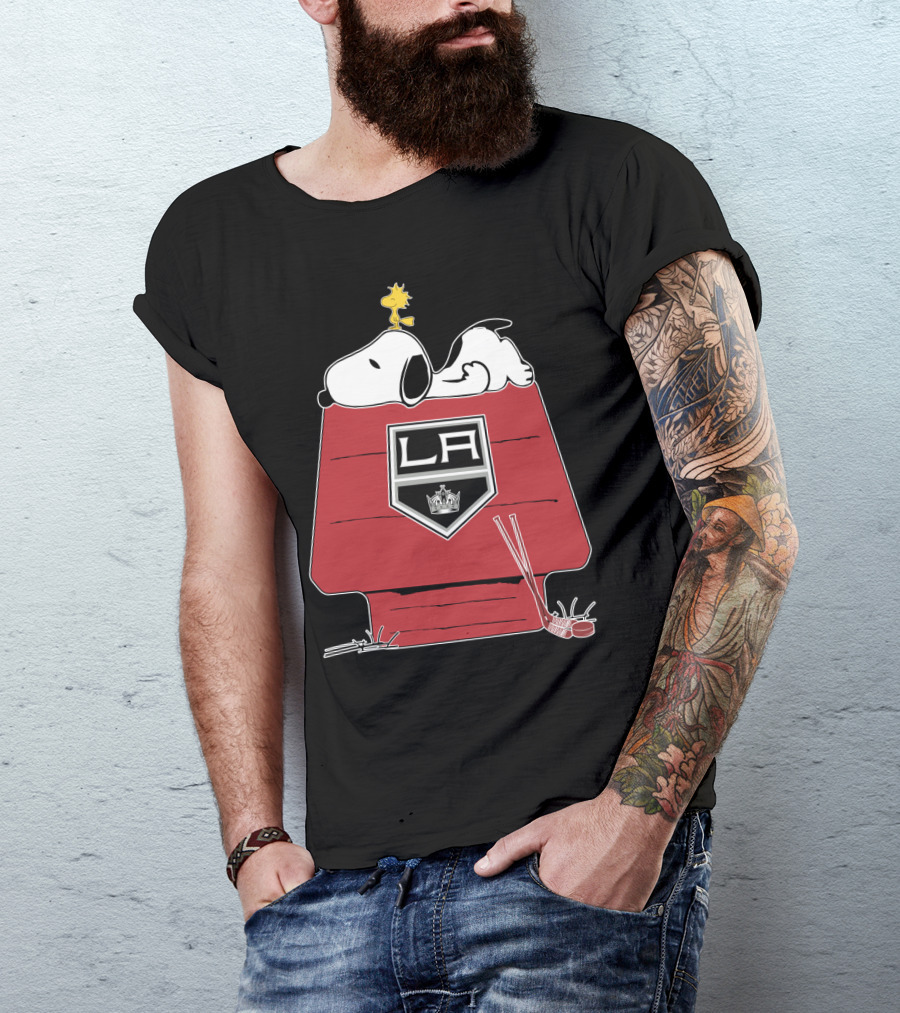 La Kings Snoopy On Doghouse With Hockey Sticks And Puck T-Shirt