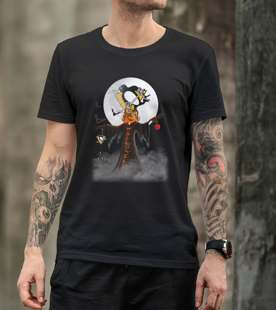 Halloween Pittsburgh Penguins Scary Jack-O'-Lantern Moon Bats Spooky Scarecrow T-Shirt