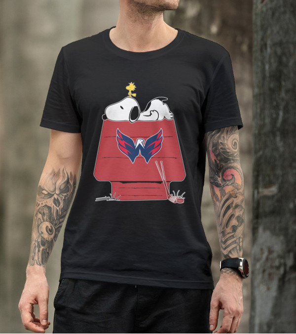 Snoopy And Woodstock With Washington Capitals Logo On Doghouse Hockey T-Shirt