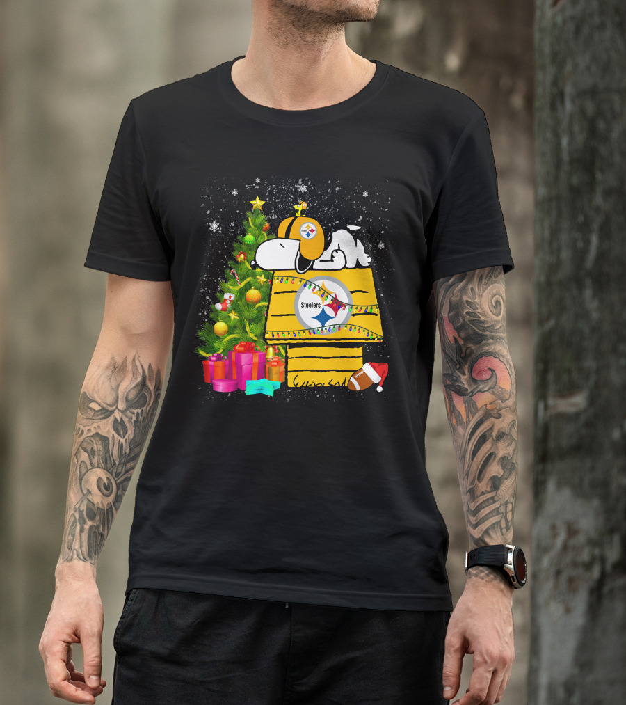 Pittsburgh Steelers Snoopy Christmas Peanuts Doghouse Football T-Shirt