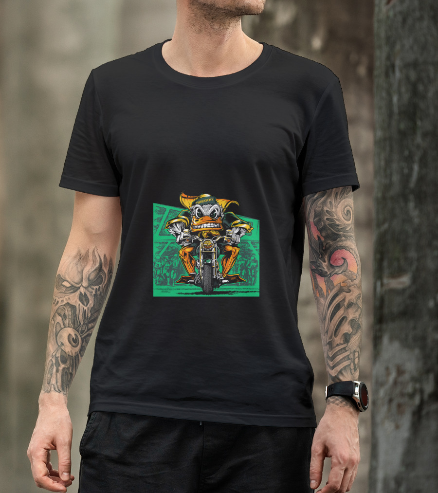 Oregon Duck Riding Motorcycle Bold 2007 Retro Style T-Shirt
