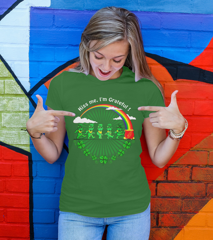Kiss Me I'm Grateful Rainbow Leprechauns And Shamrock Parade T-Shirt