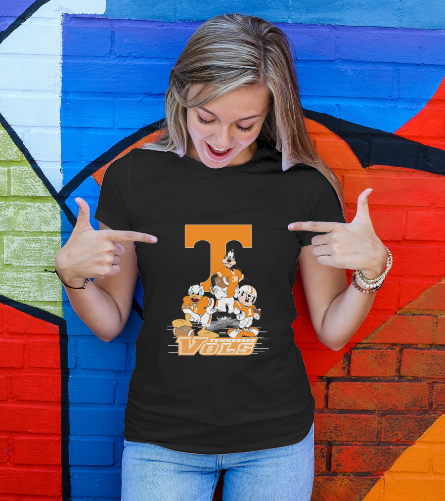 Tennessee Vols T Logo Donald Goofy Mickey Football Players T-Shirt