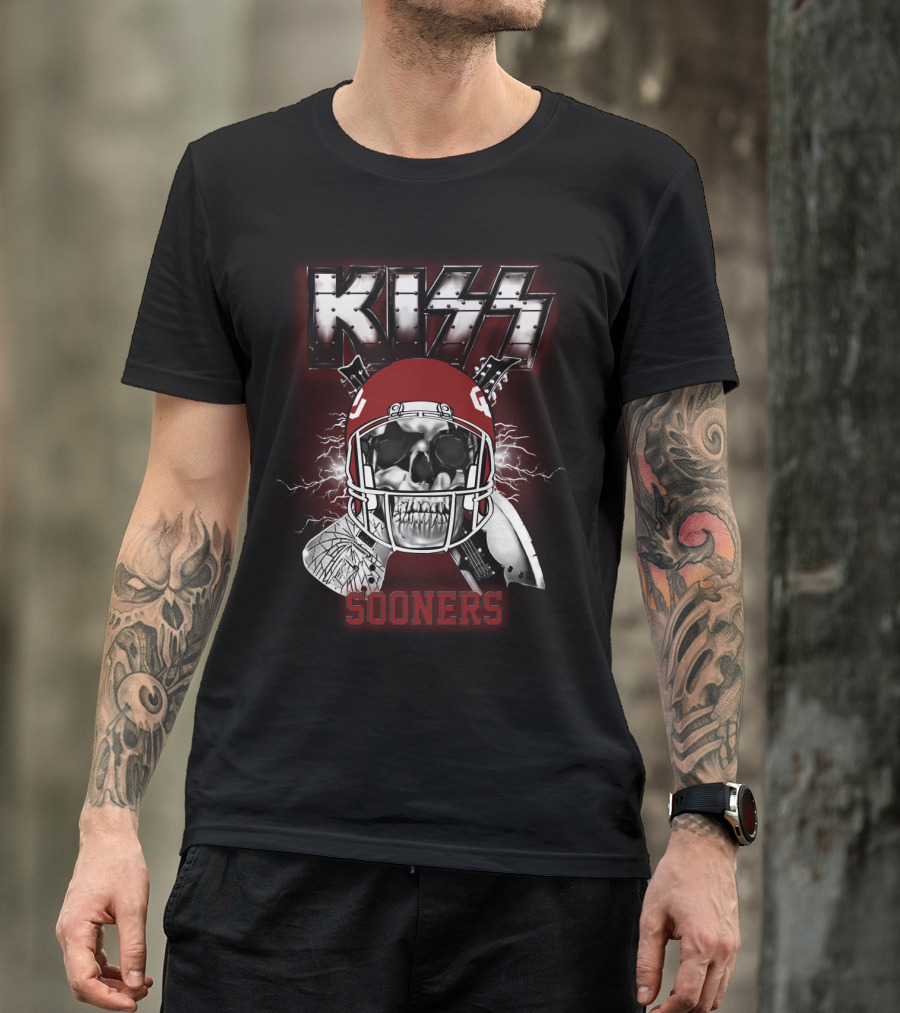 Kiss Sooners Football Skull Helmet T-Shirt