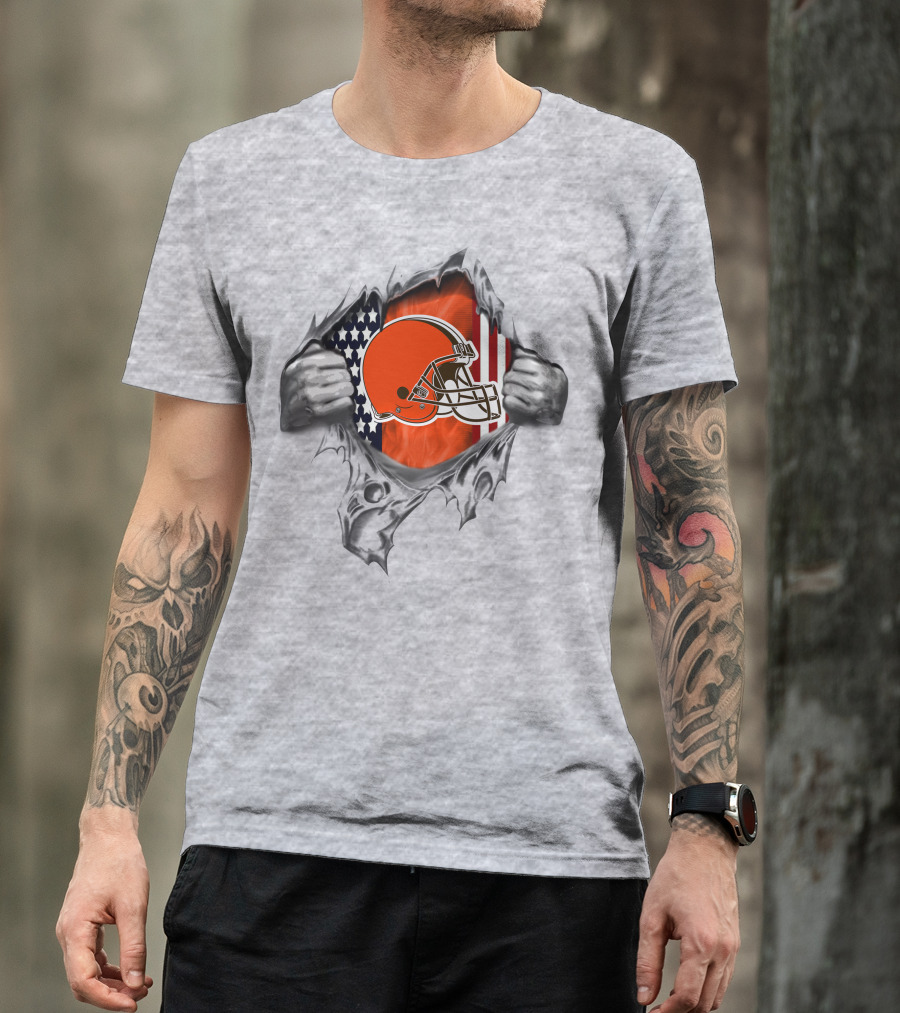 Cleveland Browns Helmet Ripped American Flag T-Shirt