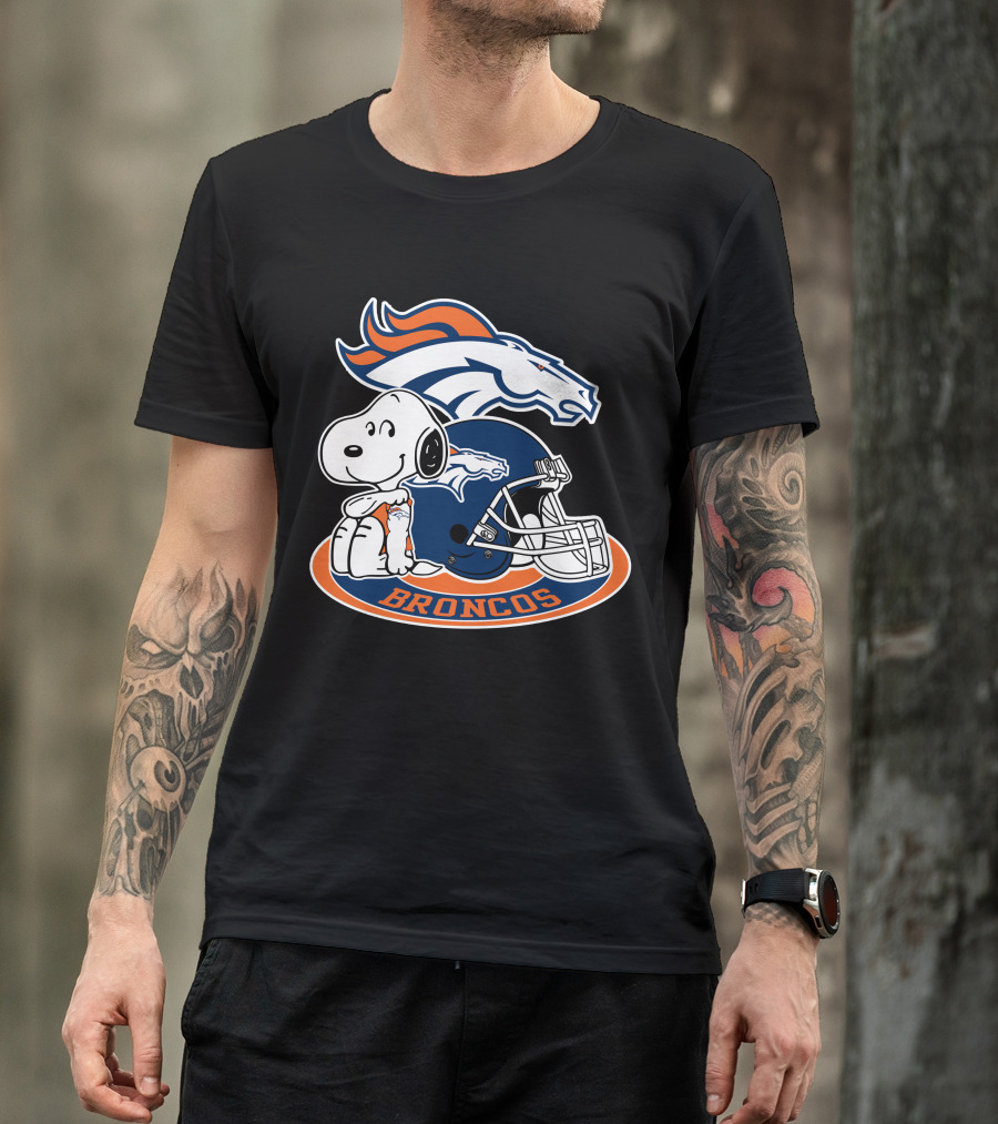 Denver Broncos Snoopy With Broncos Helmet T-Shirt