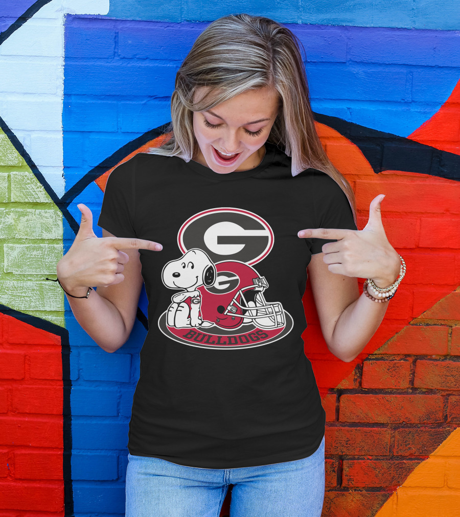 Georgia Bulldogs Snoopy Football Helmet T-Shirt