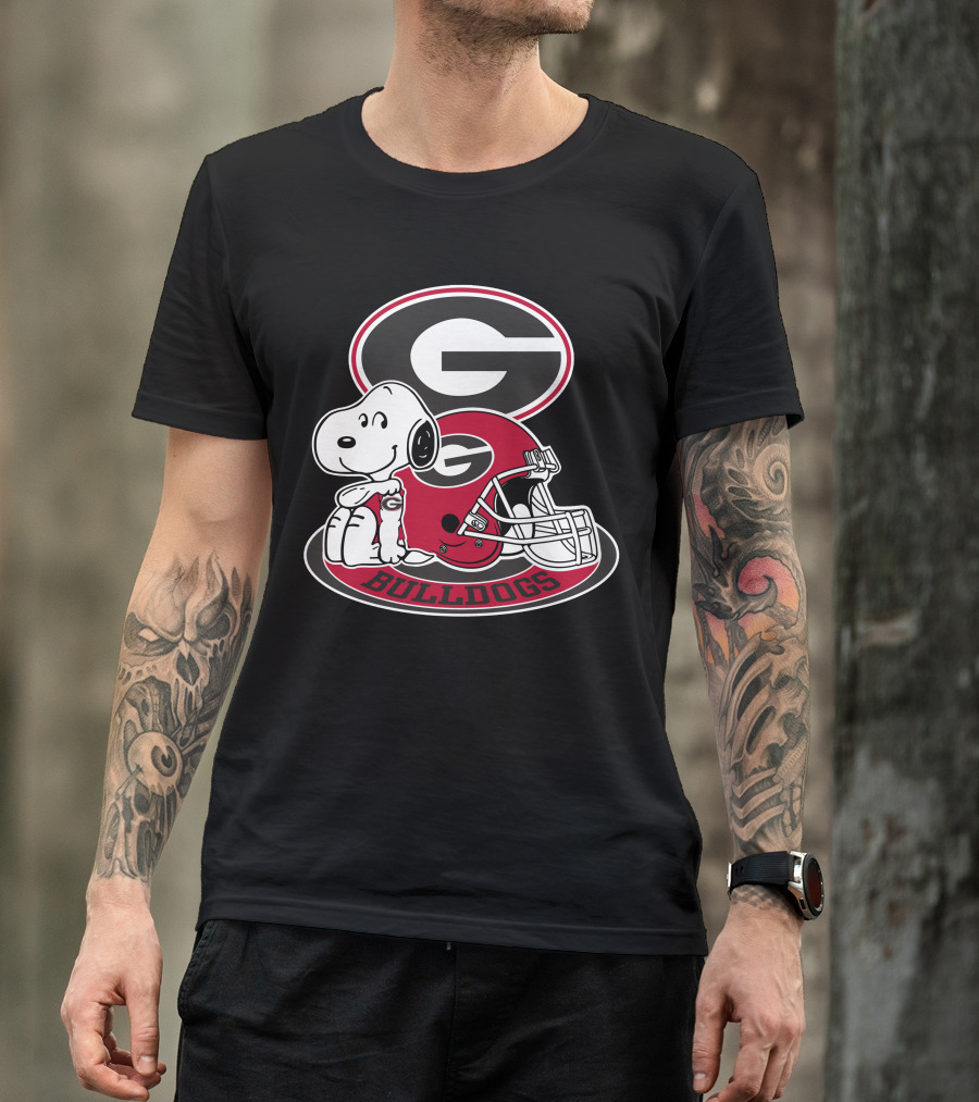 Georgia Bulldogs Snoopy Football Helmet T-Shirt