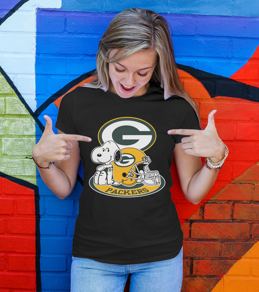 Green Bay Packers Snoopy Helmet T-Shirt