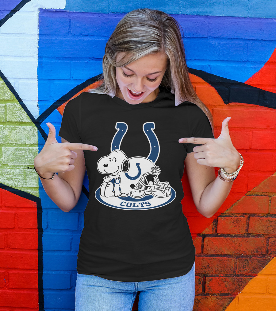 Indianapolis Colts Snoopy With Helmet And Horseshoe T-Shirt