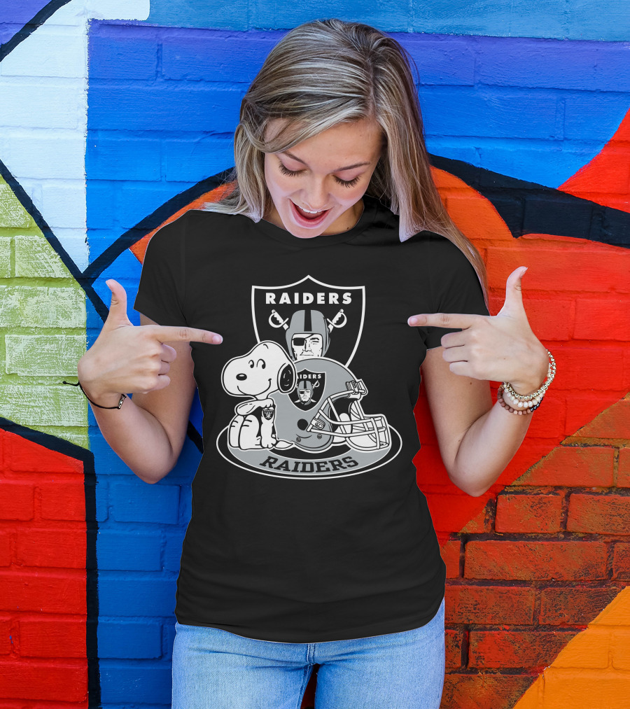 Las Vegas Raiders Snoopy Helmet And Shield T-Shirt