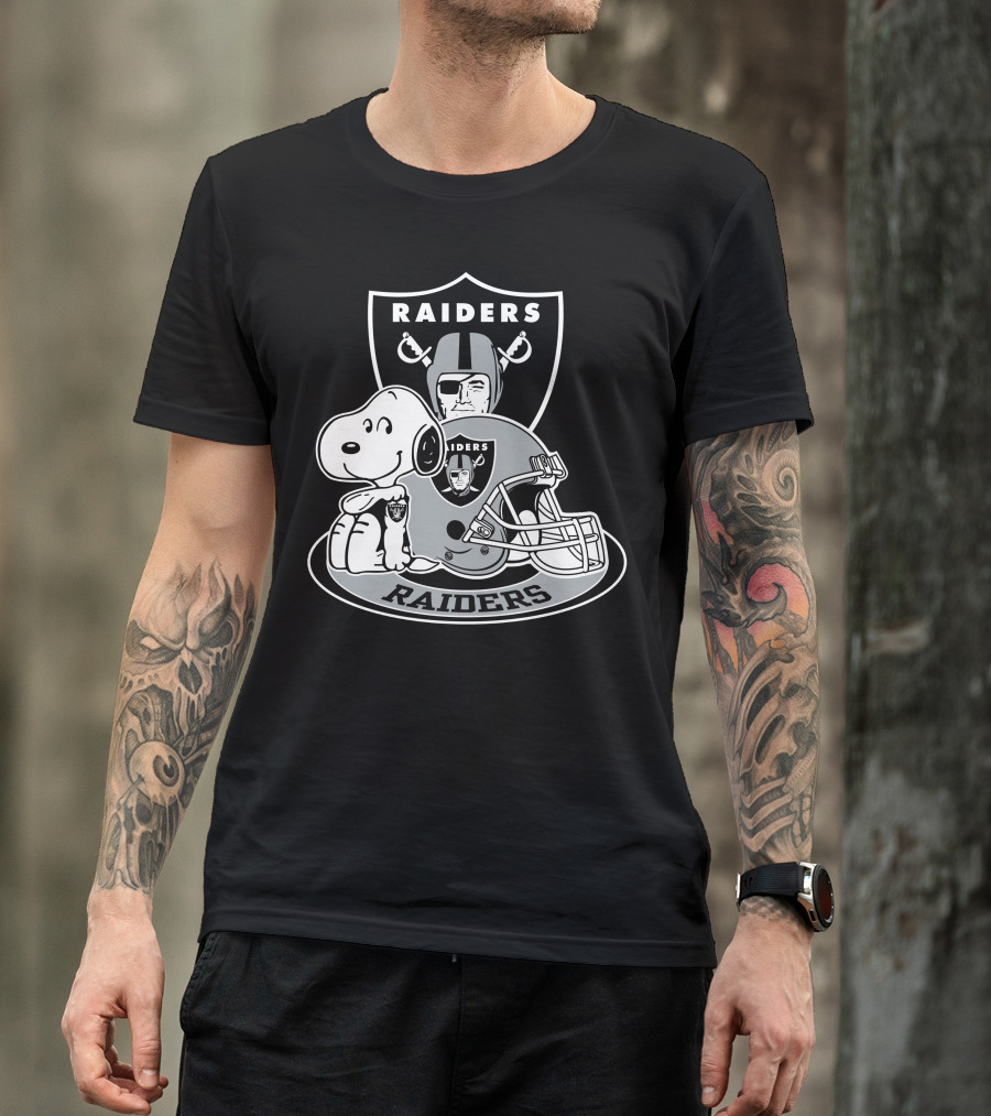 Las Vegas Raiders Snoopy Helmet And Shield T-Shirt