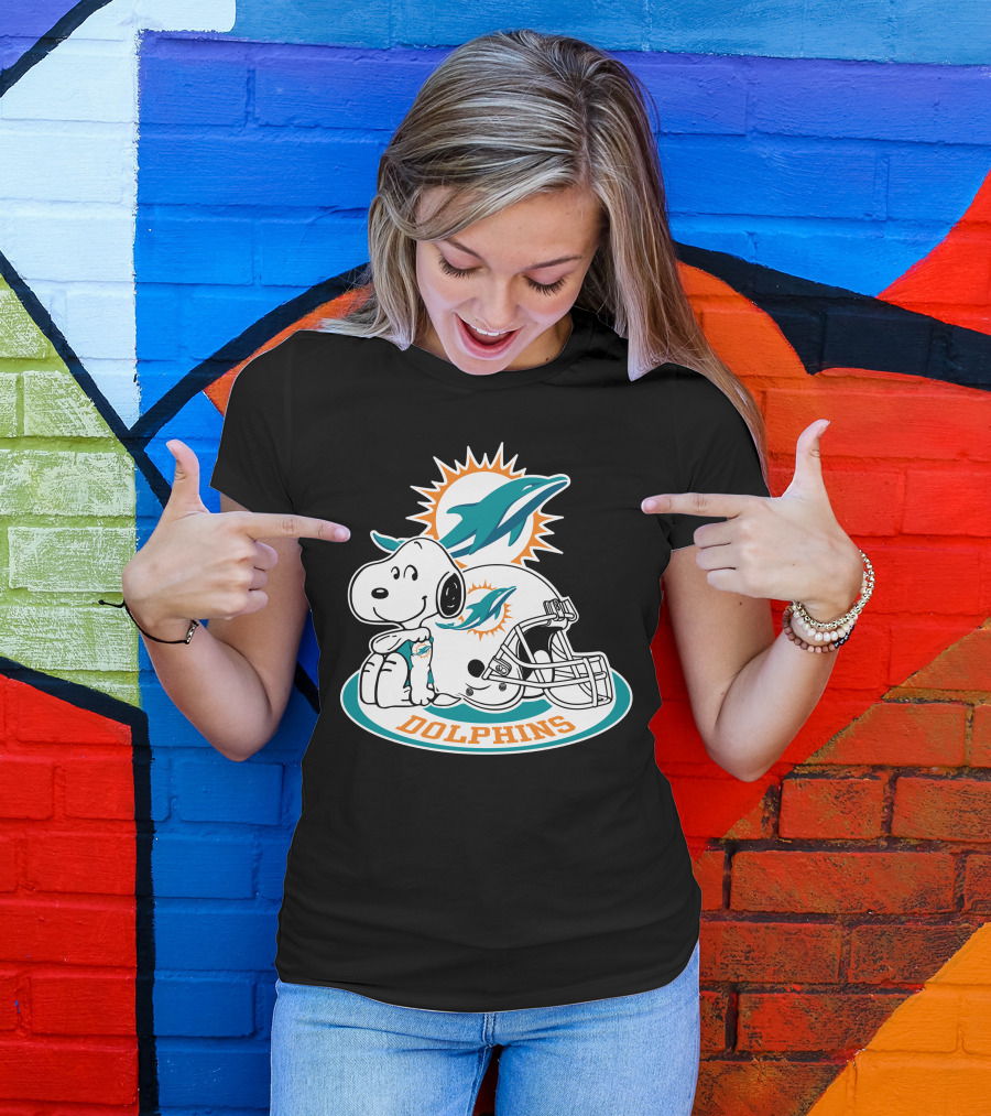 Miami Dolphins Snoopy Helmet Logo With Peanuts Character T-Shirt
