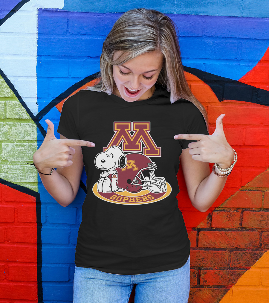 Minnesota Golden Gophers Snoopy Helmet T-Shirt