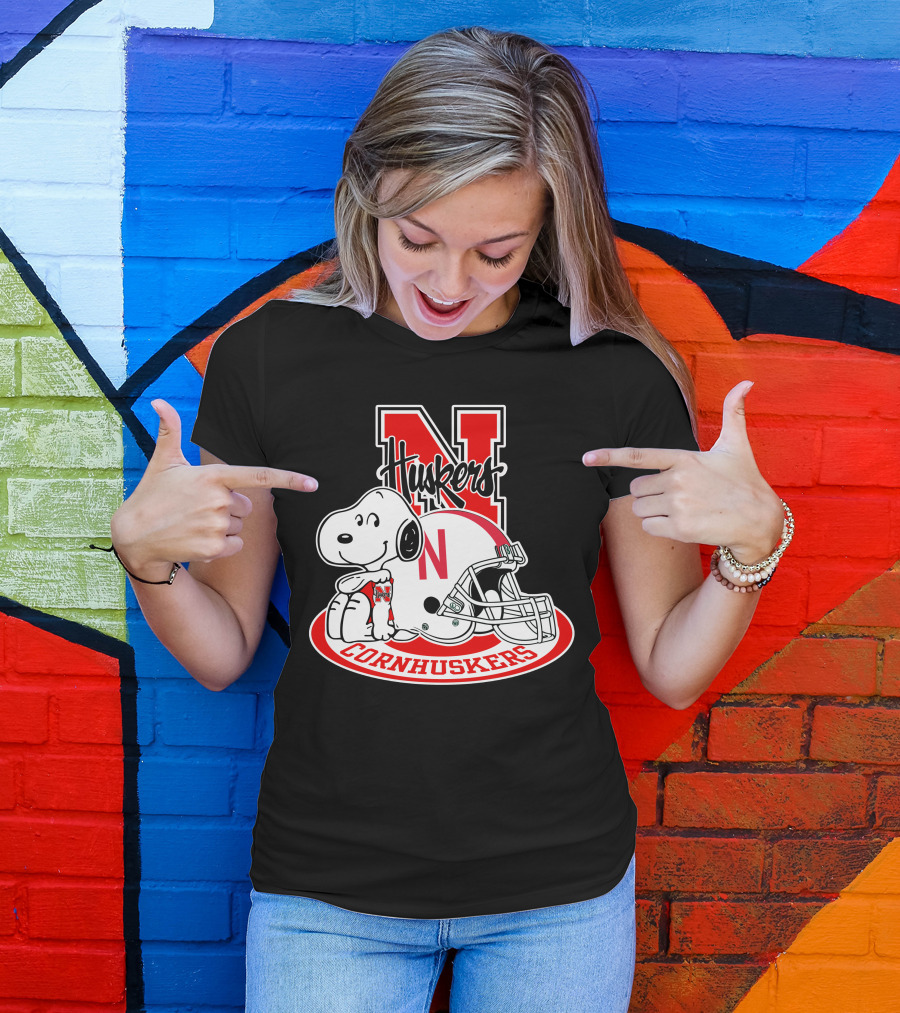 Huskers Nebraska Cornhuskers Snoopy With Helmet T-Shirt