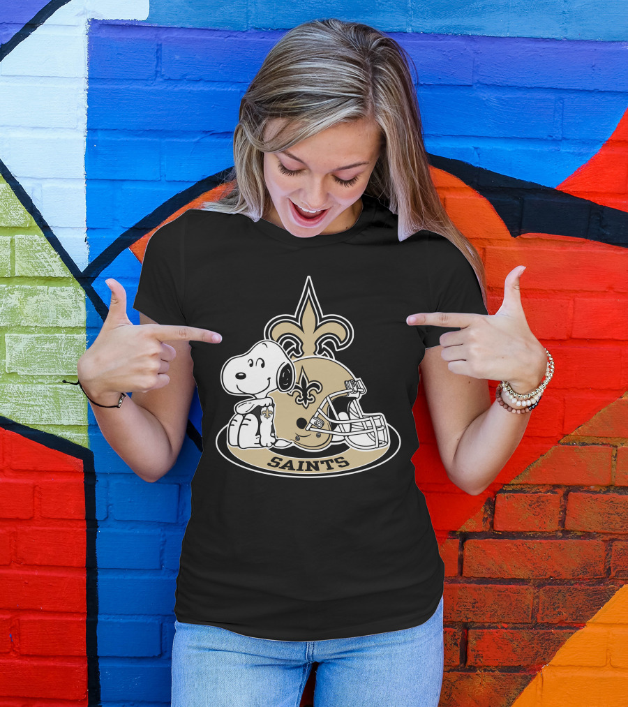 Snoopy New Orleans Saints Football Helmet Fleur-De-Lis T-Shirt