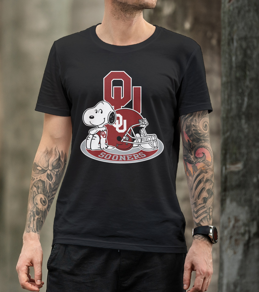 Oklahoma Sooners Snoopy Ou Helmet T-Shirt