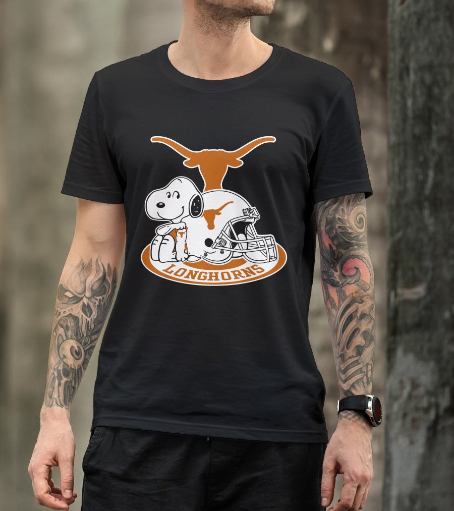 Texas Longhorns Snoopy Football Helmet T-Shirt