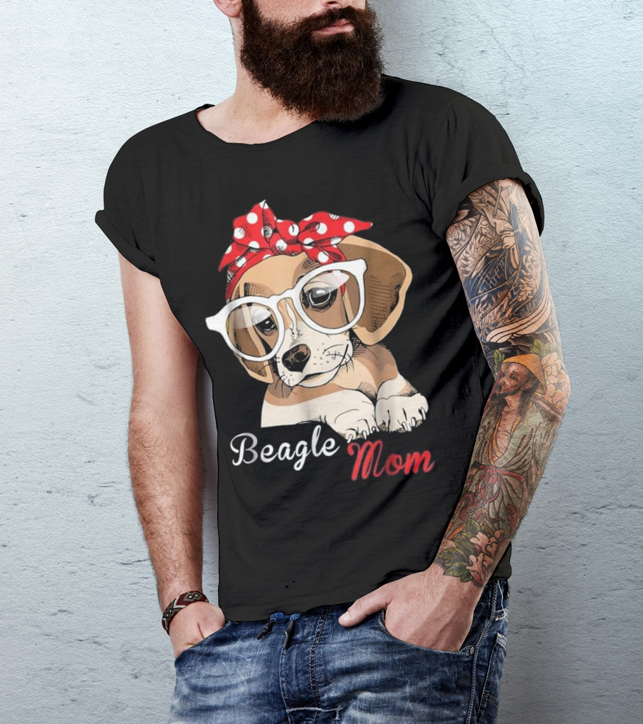 Beagle Mom For Beagle Dogs Lovers T-Shirt