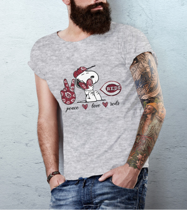 Snoopy Peace Love Cincinnati Reds MLB Fan Wear T-Shirt