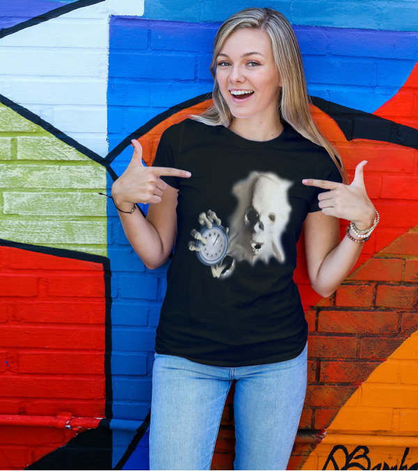 Skeletthand Clock Halloween Skull Face T-Shirt